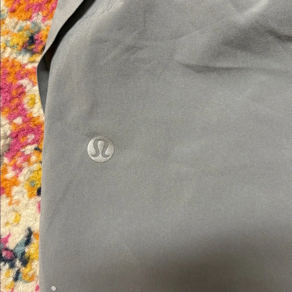 Lululemon Set the Pace Shorts - Picture 3 of 4